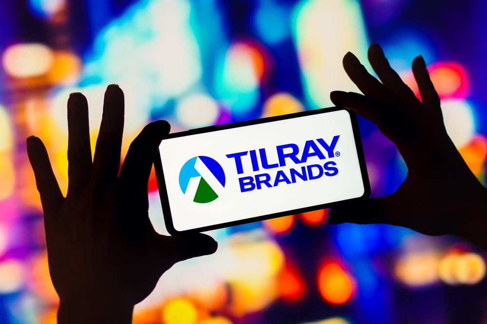 Tilray stock price forecast as a shooting star candle forms