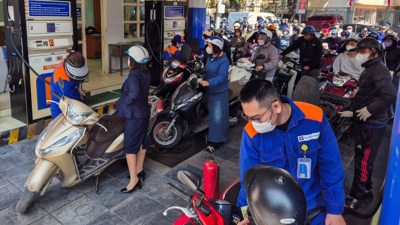 Vietnam urges work from home amid fuel supply, price crunch in Mideast