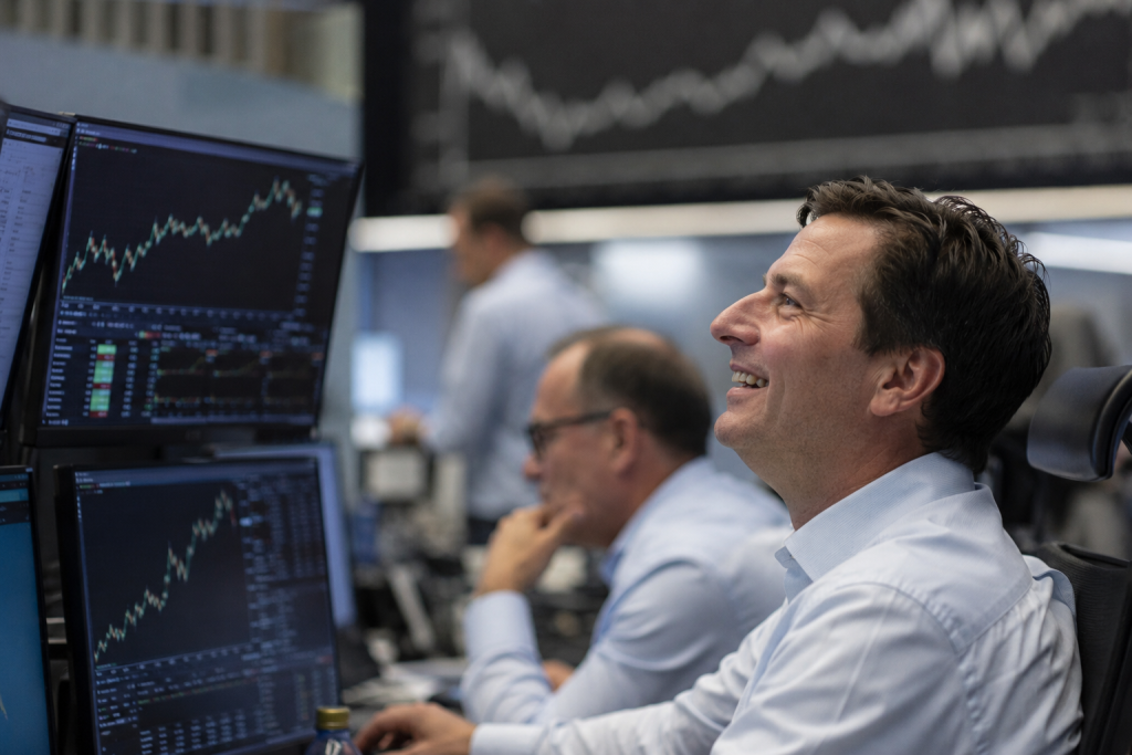 FTSE 100 rises as mining stocks rally on stronger metal prices
