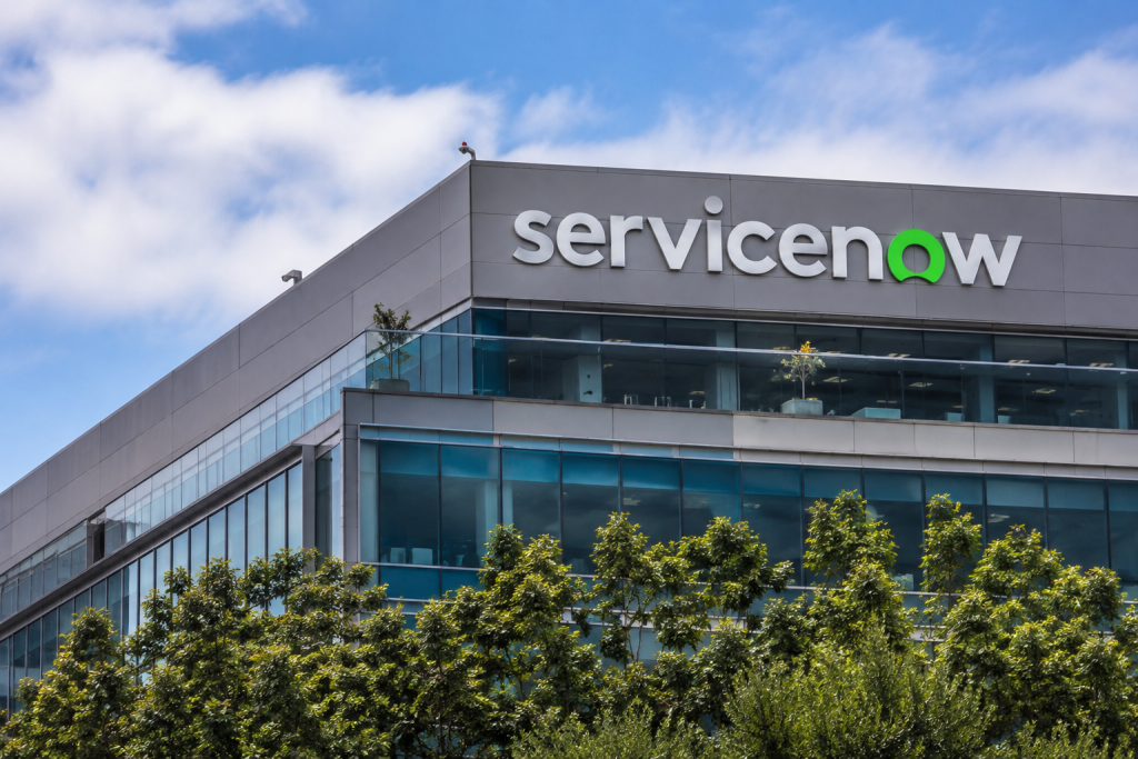 Is it a golden opportunity to buy ServiceNow stock as a rare pattern nears?