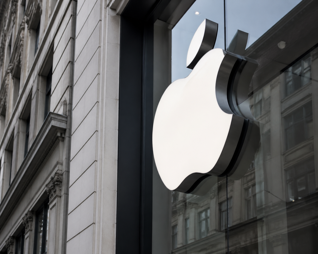 Apple stock falls 2% as foldable iPhone production faces supply hurdles