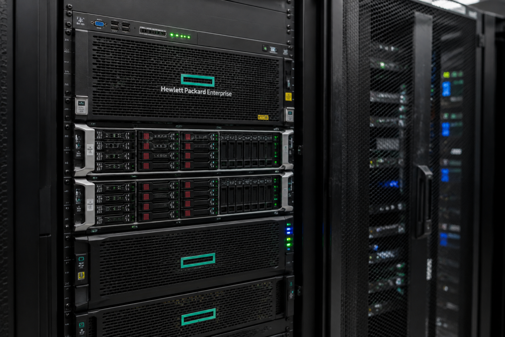HPE stock forms rare cup-and-handle pattern as Dell earnings set up key catalyst