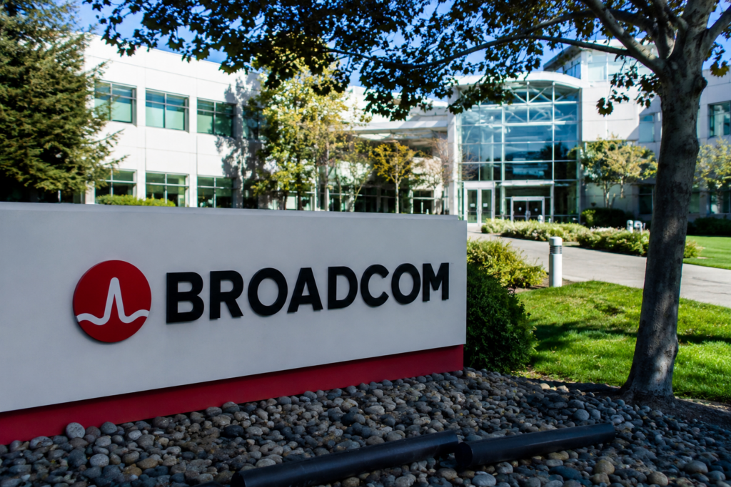 Broadcom stock is rebounding: is this a dead cat bounce as a death cross forms?